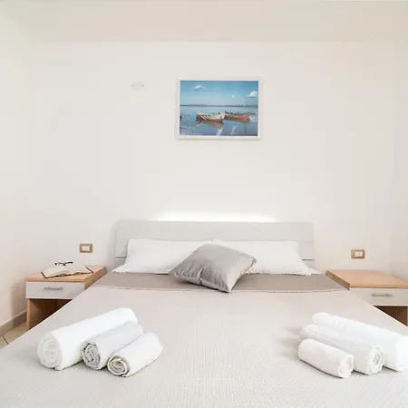 Casa Cala Biriala 公寓 *